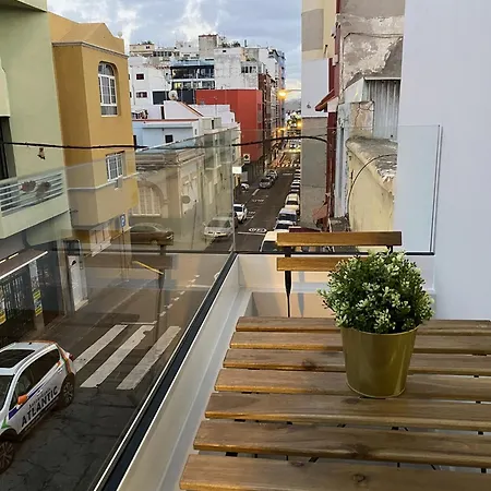 Nyaraló In Palmas Near Canteras *